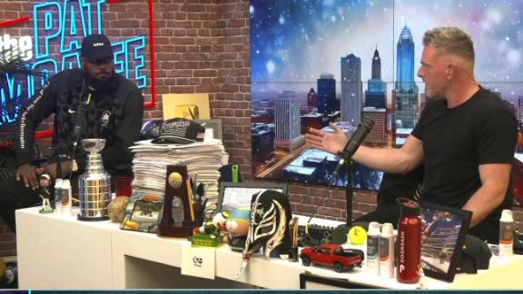 1:15 LeBron and its validity at 40 years old disputed its 22nd season in the NBA, it is having an admirable performance on the court. James gives details of his preparation and talks about the love he feels for the game.14h3: 03 LeBron and his emotion of playing with Bronnylebron James comments on how special it was to share the court with his son Bronny after everything that had happened with his son's health. 14h2: 37 LeBron talks about his "terrifying" Arrival in Miami and the infamous story of the cookies15h2: 20 LeBron shares a funny story after "The decision"15h2: 10 LeBron and its validity at 40 years old about its 22nd season in the NBA, it is having an admirable performance on the court. James gives details of his preparation and talks about the love he feels for the game.14h3: 03 LeBron and his emotion of playing with Bronnylebron James comments on how special it was to share the court with his son Bronny after everything that had happened with his son's health. 14h2: 37 LeBron talks about his "terrifying" Arrival in Miami and the infamous story of the cookies15h2: 20 LeBron shares a funny story after "The decision"15h2: 10 Lillard: Low indefinitely by Venosadamian Lillard thrombosis, Milwaukee Bucks, suffered a deep vein thrombosis (blood clot) in the right calf. 1DSHAMS CHARANIA | ESPN