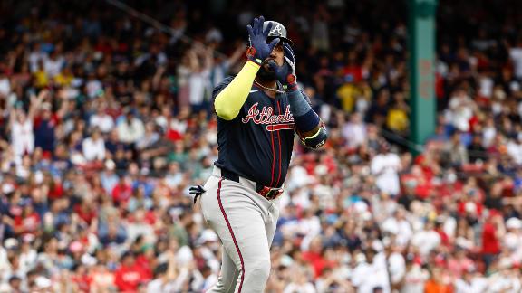 0:57 Feline reflexes! Toro shines with trapped Salvadoracon great instinct and speed, bull cuts the hit and signs a play to frame.17h0: 24 Latin power! Ozuna takes it out and Atlanta Dominael Dominican is on and the ball disappears with authority through the left garden to put the 10-417h0: 57 feline reflexes! Toro shines with trapped Salvadoracon great instinct and speed, bull cuts the hit and signs a play to frame.17h0: 24 Ward extends the advantage with two -run homer! Angeles defeated the Dodgers and took the freeway series in Chávez Ravine. 14hap Photo/Mark J. Terrill