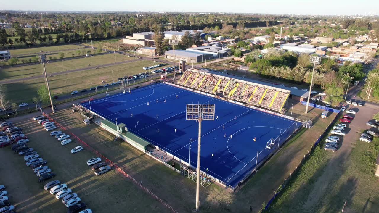 How many stadiums are there with the name of Leonas?