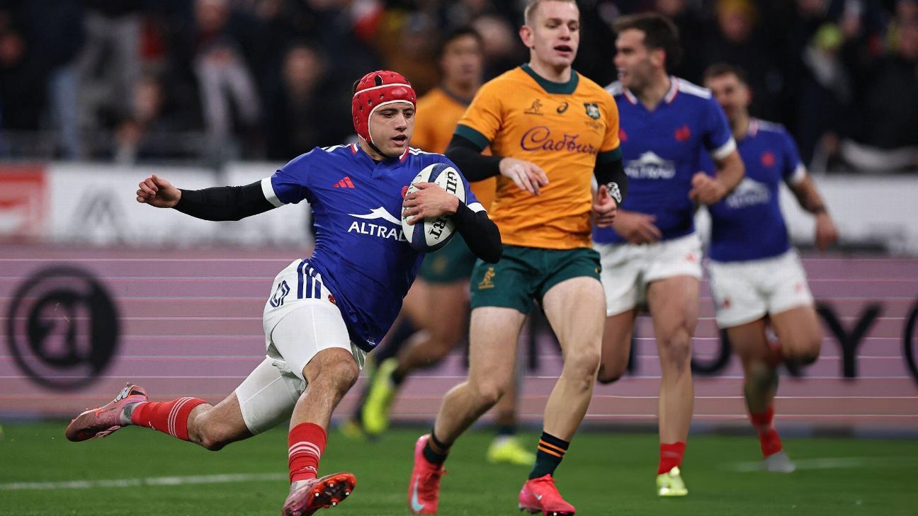 Louis Bielle-Biarrey's spectacular try against Australia