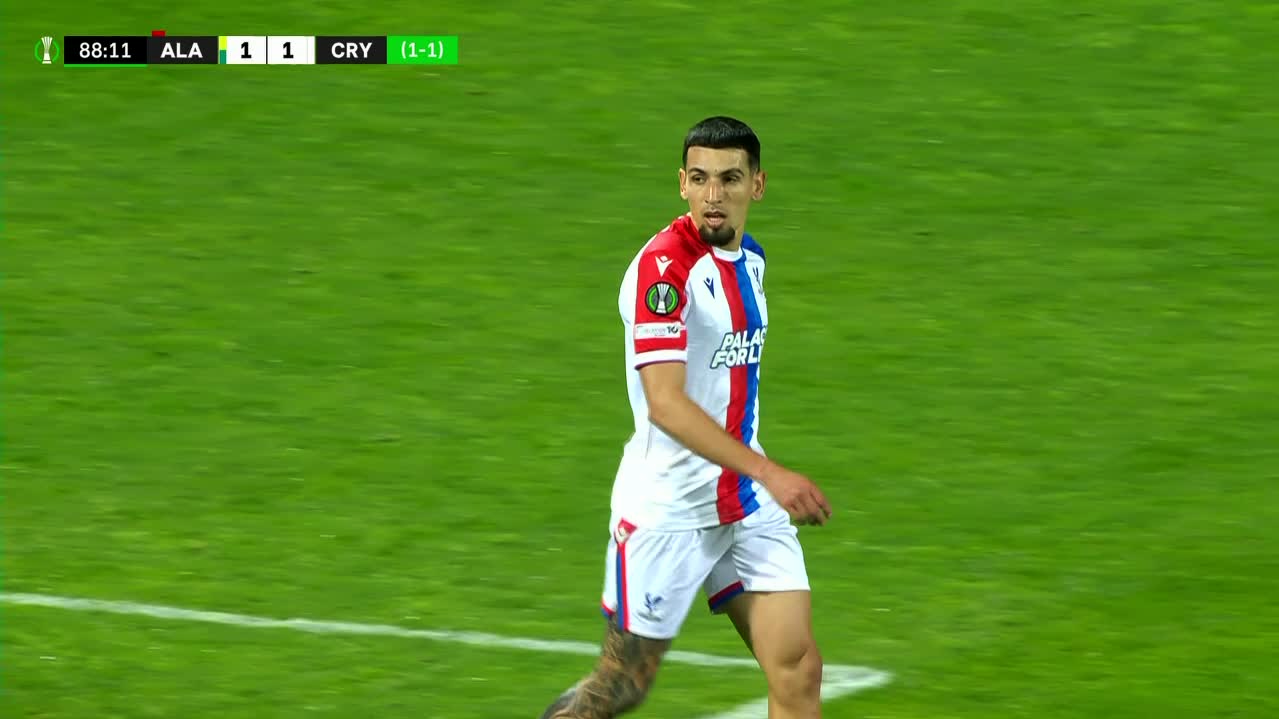 This was Daniel Muñoz's match in AEK Larnaca vs Crystal Palace for the Conference League