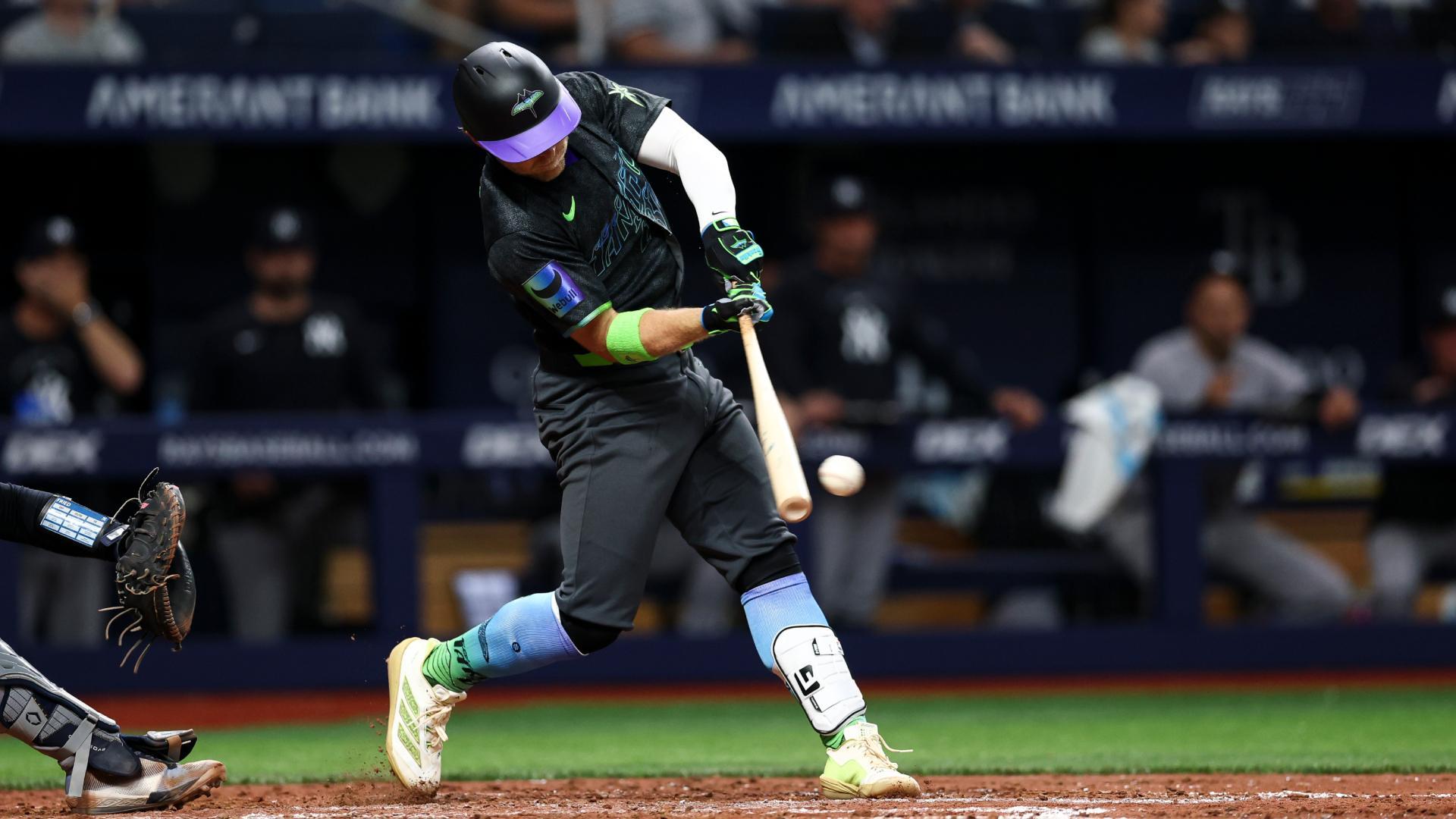 0:26 New game! Yandy Díaz ties the score with an RBI singleYandy Díaz contributes to the Rays' offense with an RBI single that evens the score and maintains the team's momentum in the match.4h0:25 Kevin Kelly grows and avoids damage with the bases loaded!The Rays get out of a jam with bases loaded thanks to a great pitch by Kevin Kelly, avoiding damage and maintaining control of the game.4h0:13 Taylor Walls responds in the tenth and silences the Yankees!Taylor Walls hits a decisive hit in the tenth inning to tie the score at 4-4 against the Yankees.4h0:26 New game! Yandy Díaz ties the score with an RBI singleYandy Díaz contributes to the Rays' offense with an RBI single that evens the score and maintains the team's momentum in the match.4h0:25 Kevin Kelly grows and avoids damage with the bases loaded!The Rays get out of a jam with bases loaded thanks to a great pitch by Kevin Kelly, avoiding damage and maintaining control of the game.4h0:13 MLB's Ninth: Boston has a problem: selling the team? Is there a "storm" training in Boston and his career is unknown, while José Ramírez continues making history in Cleveland and being persona non grata in the Dominican Republic.2dDamián L. Delgado Averhoff, ESPN Digital WriterAP Photo/Charles Krupa
