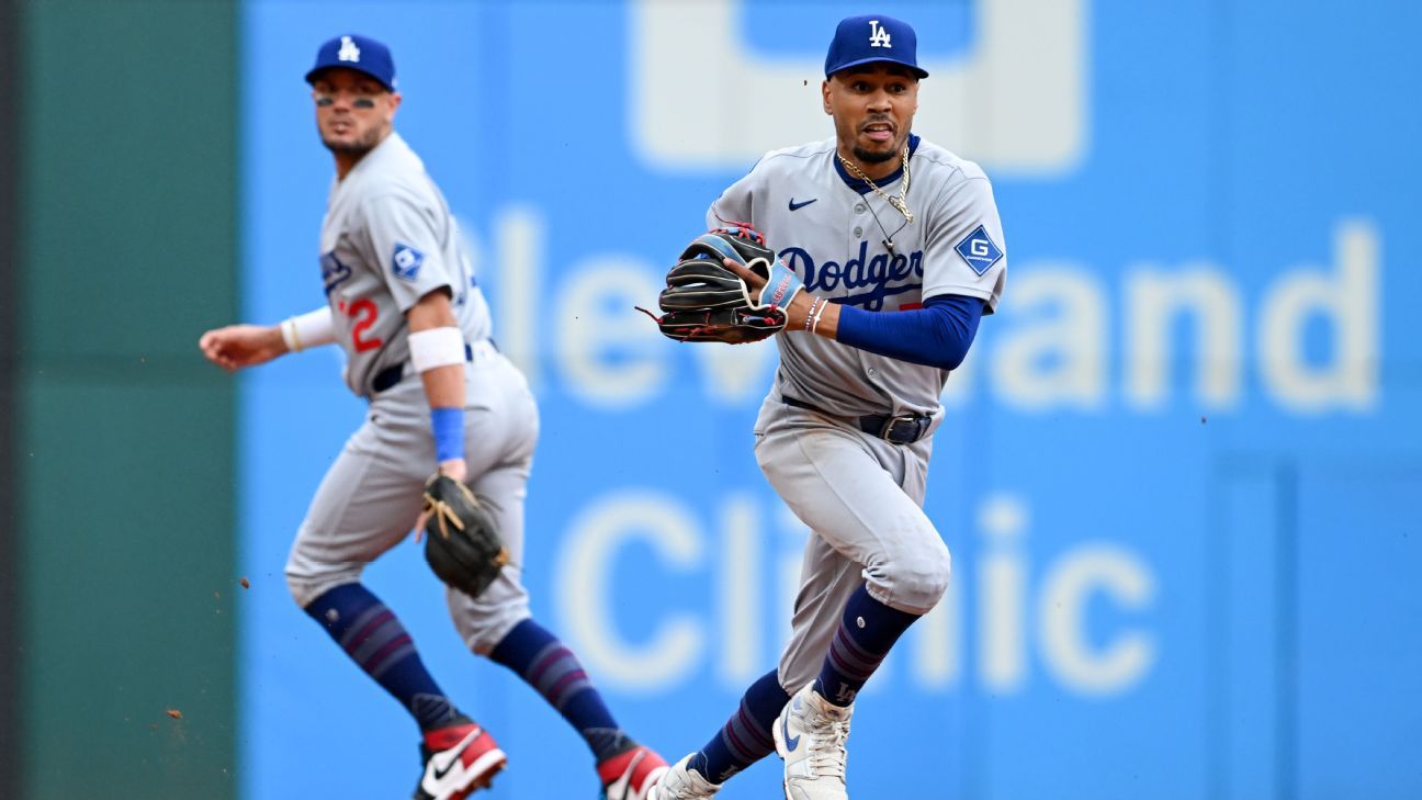 Dodgers: Betts out due to back discomfort