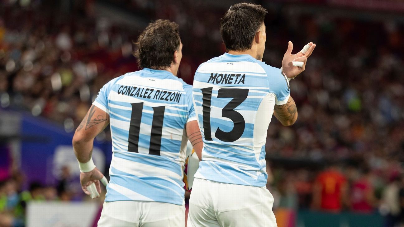 What do Los Pumas 7's need to finish first in their group in Hong Kong?

