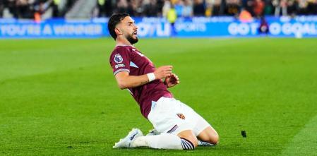 Taty Castellanos celebrating one of his goals tonight against Wolves