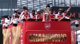 Arsenal forgets about the Champions League mourning and celebrates the Premier