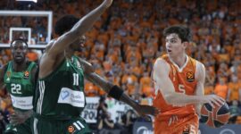 Sergio De Larrea, best young player in the Endesa League