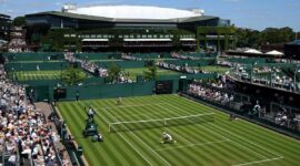 Fatal skid by the heroine of Roland Garros at Wimbledon