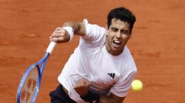 Munar falls out of Queen’s due to wisdom tooth