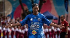 Ronaldinho, leader: exhibition and goal