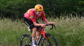 The Dane Anthon Charmig triumphs in another getaway in the Auvergne-Rhône-Alpes Tour