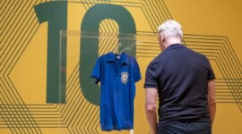 Pelé’s 1958 World Cup shirt is auctioned for 5.7 million euros