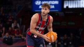 Point guard Rafa Villar reinforces the playing direction of Kids&Us Manresa
