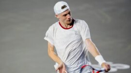 Champion Shapovalov comes back and beats Hijikata at the ATP tournament in Los Cabos