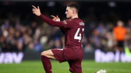 Manchester City shields Phil Foden