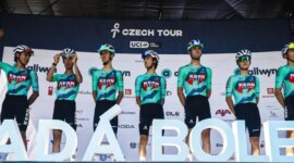 The Kern Pharma Team takes a risk in La Vuelta