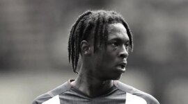 A 25-year-old Portuguese footballer, formerly of Chelsea, dies in the middle of a match