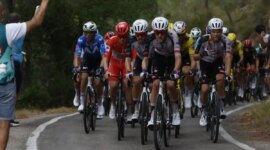 An authentic roller coaster with dirt sections challenges cyclists today in the sixth stage of La Vuelta