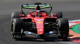 Ferrari begins by exciting the tifosi; Alonso and Sainz, away