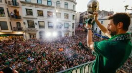 Badalona celebrates the Super Cup title in style