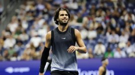 Alcaraz cannot avoid, upon meeting Zverev again, asking him about his lapse in the US Open
