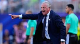 Gustavo Alfaro renews with Paraguay