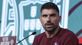 Neves ‘explodes’: “I just hope they don’t go to pray after what they have done… God has seen them”