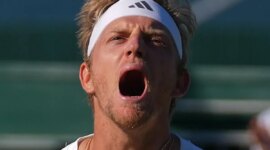 Davidovich gets ahead of Alcaraz and Jódar in Shanghai by saving a match ball