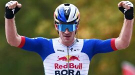 Mick van Dijke wins his first race as a professional at the Eneco Tour