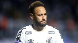 Neymar, sent off for covering his mouth while addressing a rival