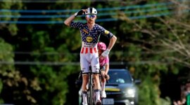 Quinn Simmons wins the Japan Cup after winning head-to-head with Ben Healy