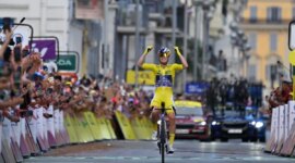 Vollering ends the year at the top of the world ranking ahead of Niewiadoma and Blasi